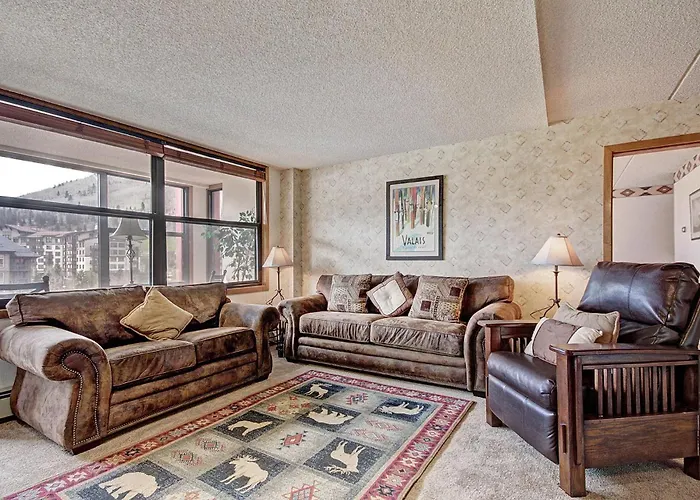 Apartment Vs438 And 440h Village Square *